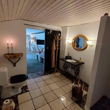 Bed & Breakfast Hyggeligt Anneks Pa Landet Inklusiv Morgenmad Og Adgang Til 6 Svommerhaller I Oplandet *